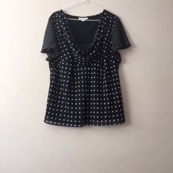DRESSBARN WOMEN BLOUSE.  SIZE 16W.  COLOR:  BLACK AND WHITE - Picture 1 of 3